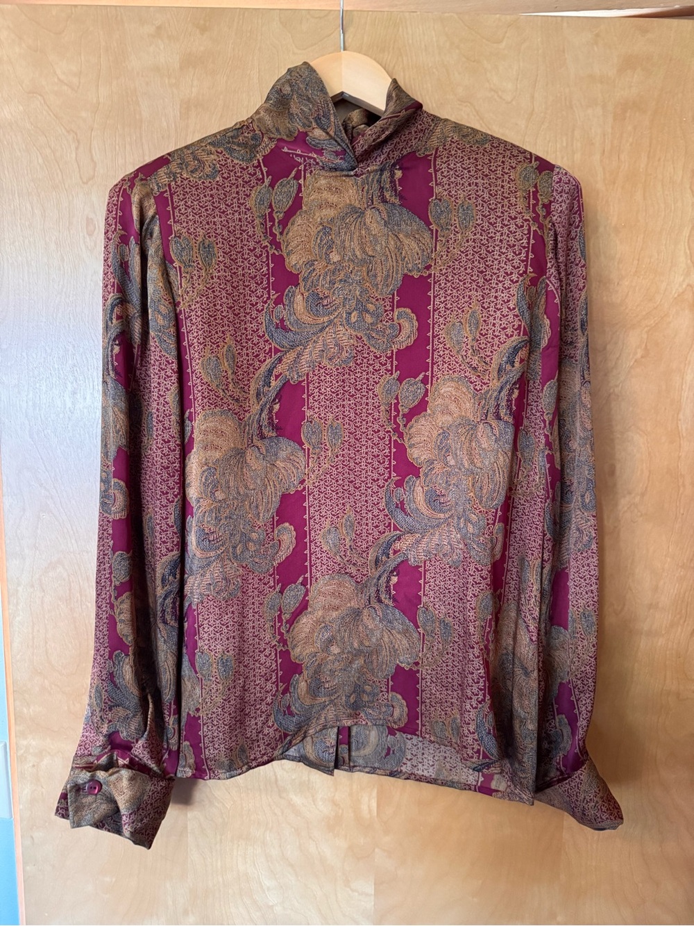 Vintage 1980s Carlisle blouse. 100% silk made in Hong Kong